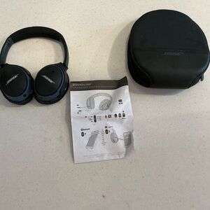 Bose Black SoundLink Wireless Headphones with Case